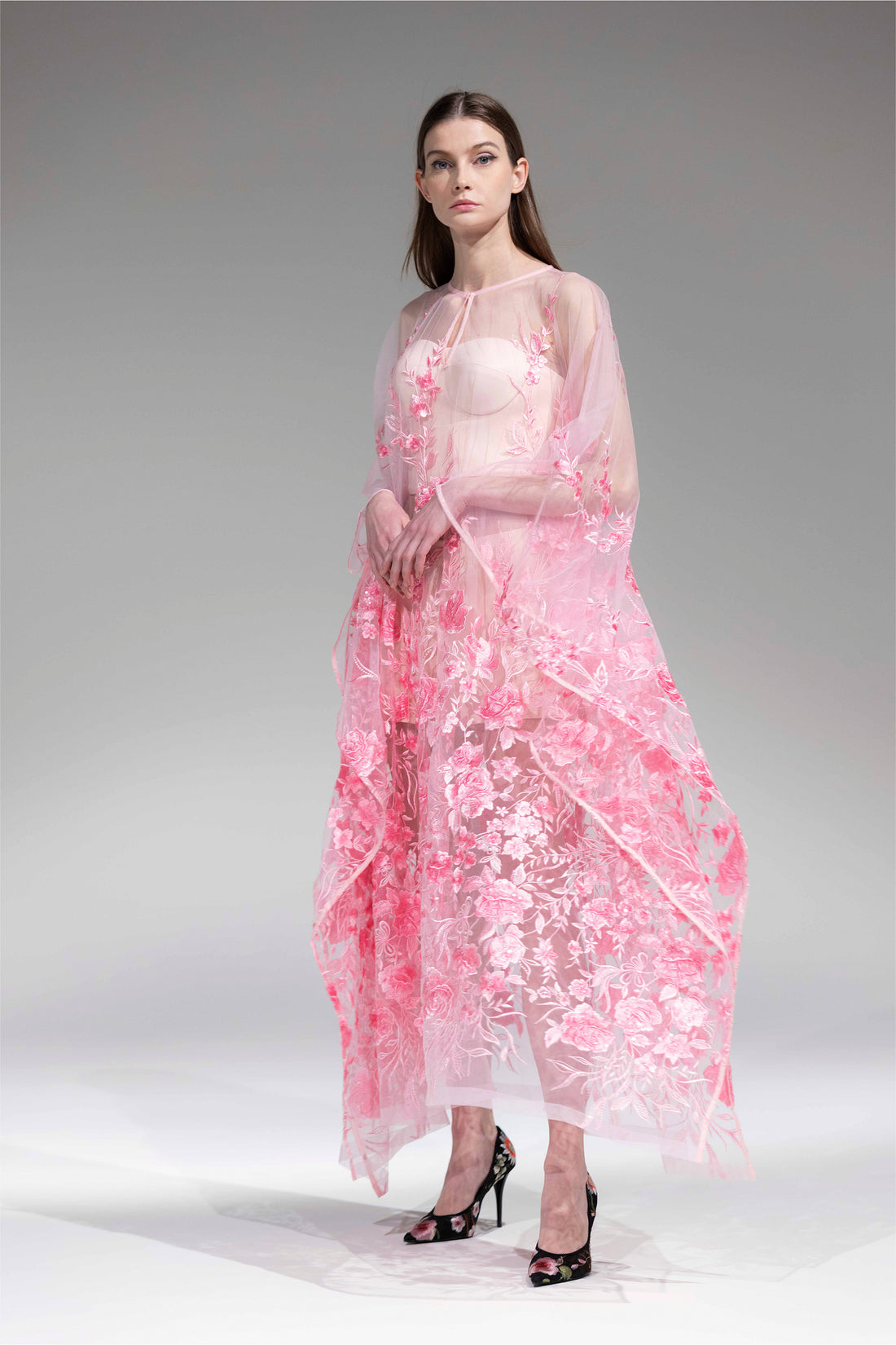 CHIE IMAI Floral Lace Long Cape - Pink